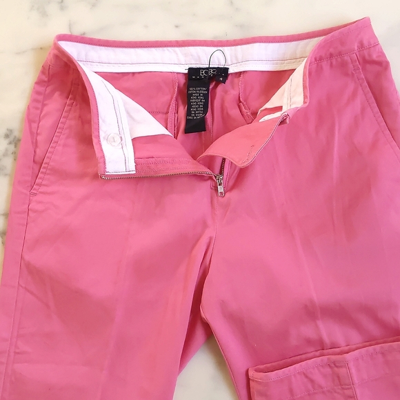 NWOT. BCBG MaxAzria 100% Cotton Cropped pant with real pockets. - Picture 3 of 7